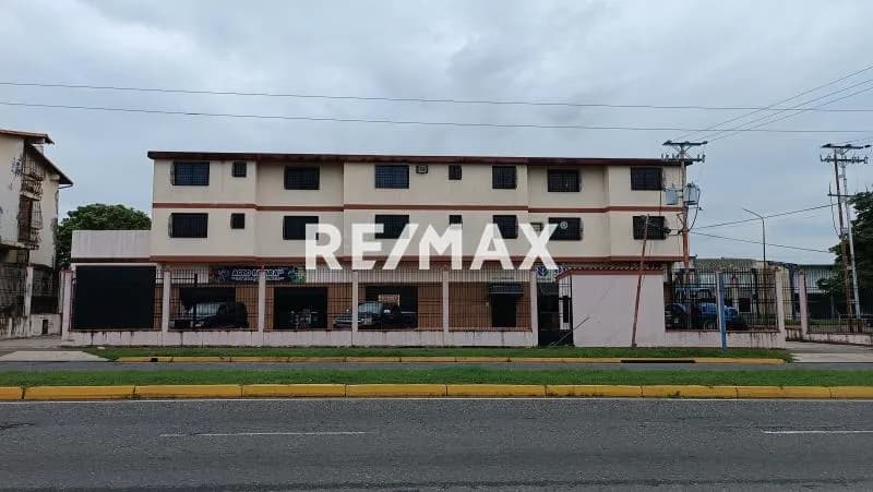 Cómodo y espacioso apartamento de 160 m2 en la Avenida Los Pioneros