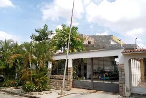 Hermosa Casa En Venta Urb. Trigal Norte. Valencia. Calle Cerrada. Gerardo Hurtado