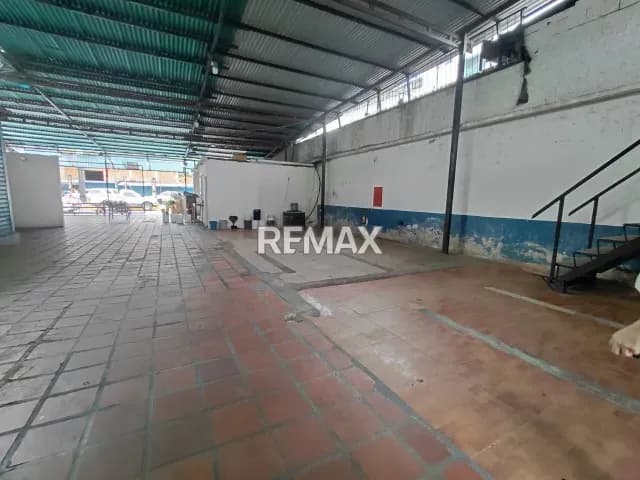 ALQUILO AMPLIO LOCAL EN MAÑONGO OPORTUNIDAD UNICA