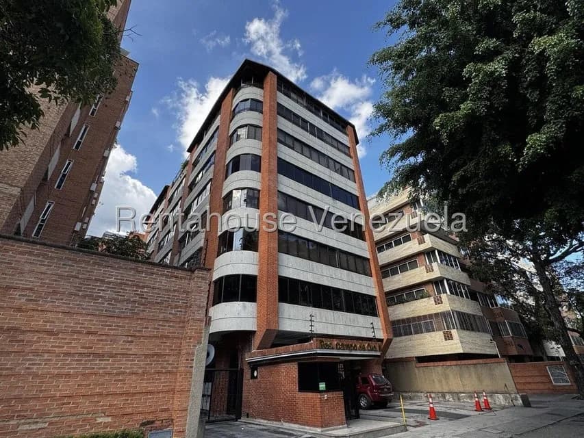 Apartamento (Penthouse) en Alquiler en Campo Alegre, Distrito Metropolitano