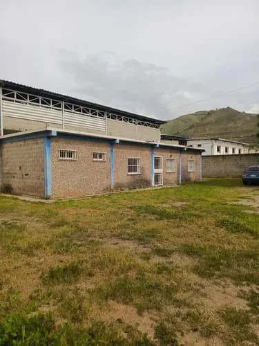 Marisela Correa Vende Galpón Con Oficina Y Terreno, En Guacara, Urb. Loma Linda, Carabobo