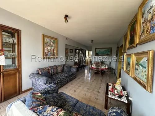 %$% Maria Elena Ofrece Amplio Apartamento 90 M2 Su Excelente Ubicación Permite Acceder Fácilmente A Comercios, Colegios, Restaurantes, Transporte Publico En Venta En Centro, Lara#26-12781**3h 2b**