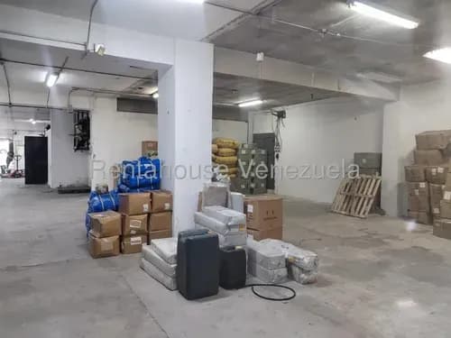 Venta De Local / Los Cortijos De Lourdes / Ls 26-9375 Yg