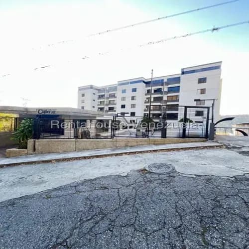Se Ofrece En Alquiler Comodo Apartamento Equipado Ubicado En La Urbanizacion Miranda
