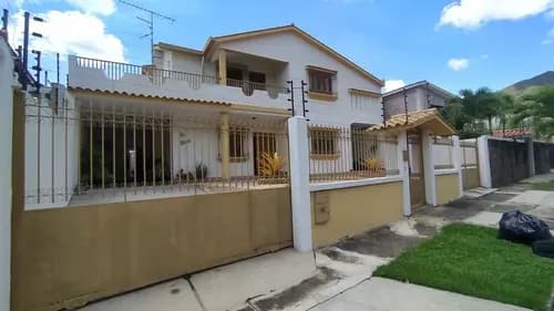 Casa En Venta En Valencia Urbanización El Parral L. C