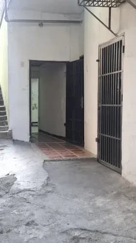Alquilo Para Uso De Oficina Comercial.super Versàtil /taller/ Showroom /venta En Linea/depósito. Ubicación Inmejorable.zona Comercial.