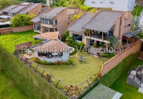 Casa En Venta Alto Hatillo La Hatillana Ab. 25-8876