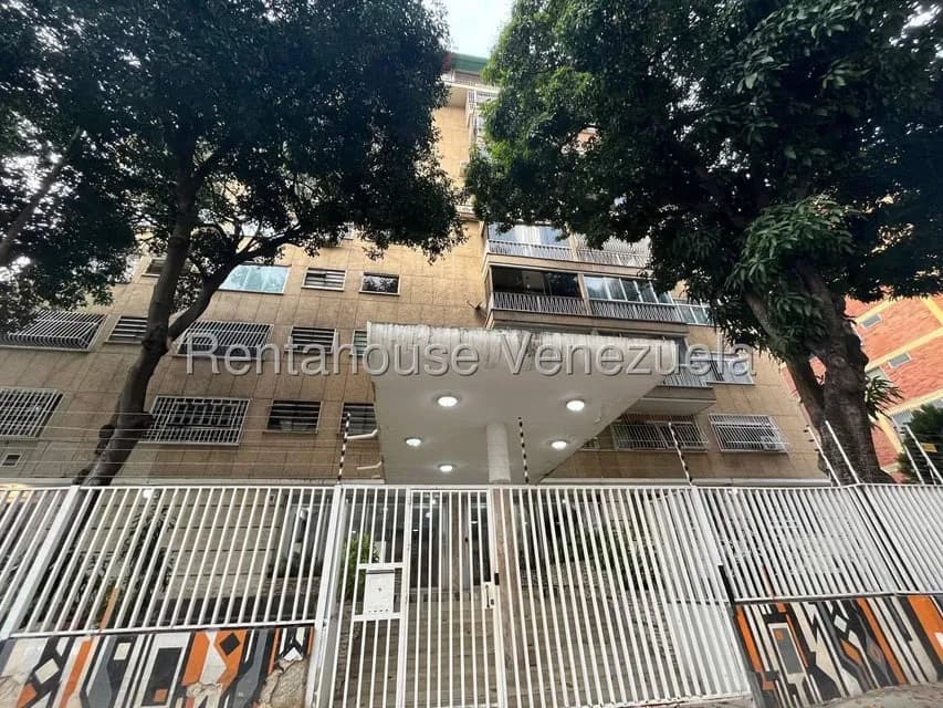 Apartamento (1 Nivel) en Alquiler en Los Palos Grandes, Distrito Metropolitano