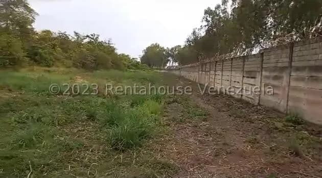 Terreno (Industrial) en Venta en Zona Industrial, Zulia