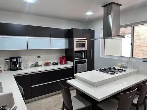 Mariana Vende Townhouse En San Diego Carabobo Res.aves De Paraiso Shirley F