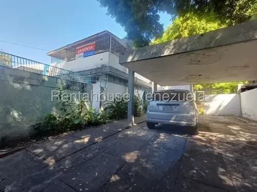 Se Vende Amplia Casa Con Potencial Comercial En La Romana 570 Mts2 Zonificación R6 Av. Miranda Oeste 26-11258 Hc