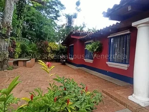 Casa En Venta Los Chorros 26-8269 Lv