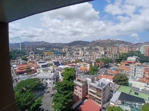 Venta Apartamento En El Paraiso 26-13940 Js