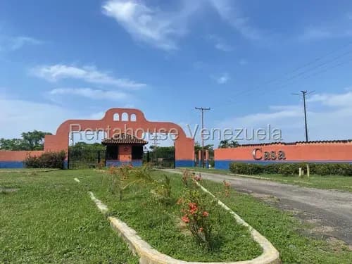 Townhouse En Venta - Higuerote - Scarlet Contreras - Mls 25-22122