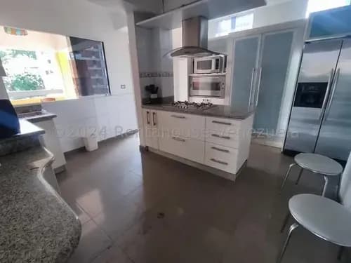 Espectacular Ph En Venta En Hermoso Edificio De Los Chaguaramos Mls#25-10496 - Jca