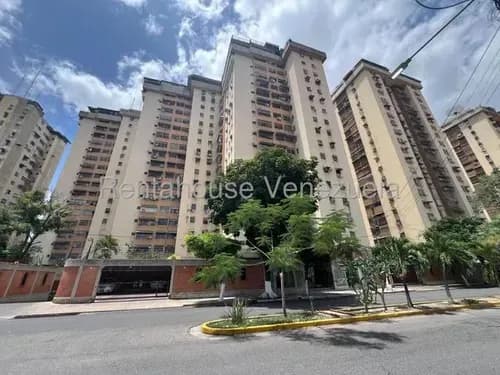 Se Vende Impecable Apartamento Totalmente Remodelado Y Amueblado Urb El Centro, Maracay 26-20879 Hc