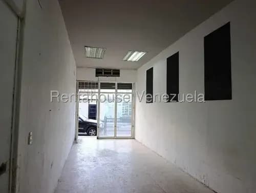 Rentahouse Del Este Alquila Amplia Oficina O Local En Centro De Cabudare, Cód. 26-10954, Ideal Para Consultorios, Bufetes, O Cualquier Otro Tipo De Emprendimiento.