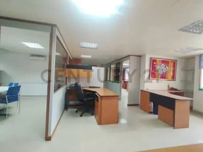 En venta o alquiler bonita oficina ubicada en Plaza Venezuela