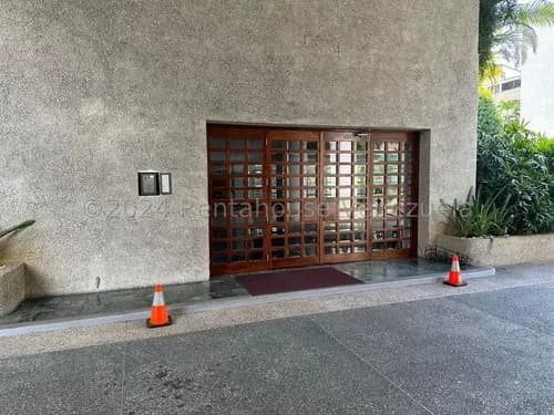 Y.a / Apartamento En Venta - Altamira / Mls #25-4276
