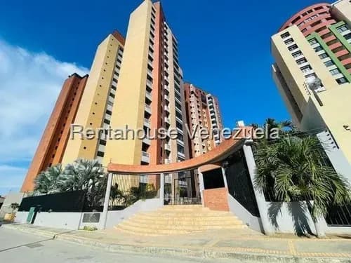 Naudy Escalona & Maribel Morillo Asesores Inmobiliarios De Rentahouse Alquilan Amplio Apartamento En Zona Este De Barquisimeto 26-20707 Lara