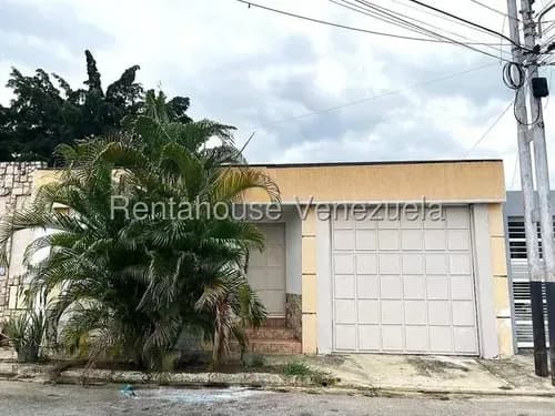 Casa En Venta Con Area De Parrillera Urb El Bosque Cagua Gjg 26-18323