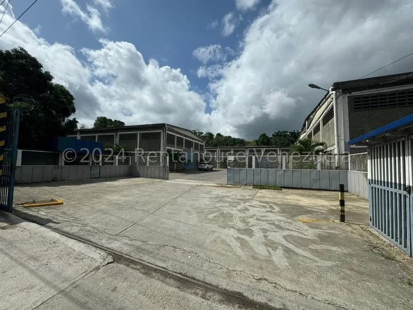 Comercial (Galpon - Deposito) en Venta en Guatire, Miranda