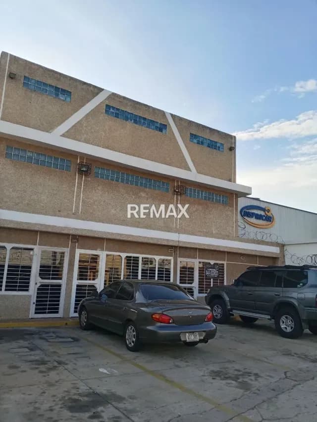 Alquila un piso completo con metraje 265 mts aproximadamente para oficinas el cual posee