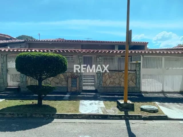 En venta casa en la trigaleña calle abierta