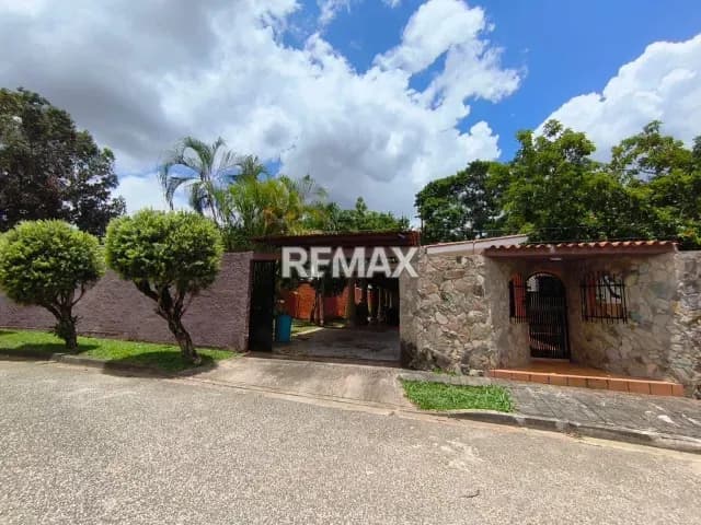 Venta de Casa en Colinas de Guataparo, Valencia, 582m², Una Planta