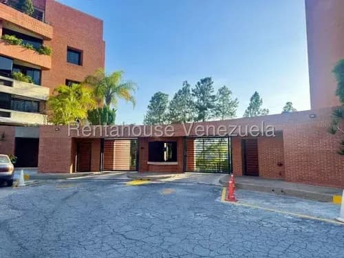 ¡guaicay! 135m2, 2 Hab + Servicio Y Family Room. Nunca Falta El Agua. 2 Puestos Y Maletero. Conjunto Con Doble Vigilancia, Canchas Y Parque. Espacios Amplios Y Luminosos. ¡listo Para Habitar Hoy!