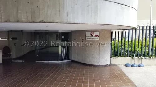 Consultorio Odontológico Equipado En Venta San Bernardino Centro Clínico Profesional Amoblado / 26-18607 Csa