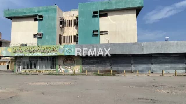 LOCALES COMERCIALES AV 16A
