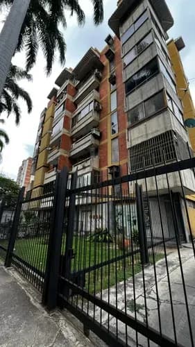 En Venta Apartamento En La Urbanización La Soledad Si Buscas Amplitud , Ubicacion Estratégica Y Un Edificio Con Beneficios Arquitectónicos Lo Tenemos Para Ti 139 Mtrs 3 Habitaciones 2 Baños Habitac