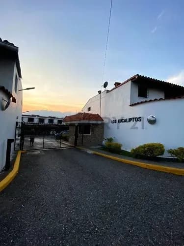 Venta De Casa Llano Alto, Carrizal, Urbanización Los Eucalipto