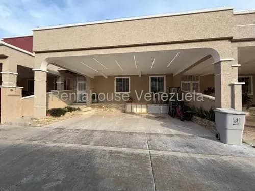 Jesus Teran Vende Hermosa, Espaciosa, Moderna Y Confortable Casa Duplex Conectada A Planta Electrica En Conjunto Ciudad Roca Al Este De Bqto. 26-19722