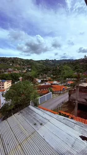 Casa En San Pedro De Los Altos 460m Terreno 500m De Construcción 3 Plantas De 144m C/u Planta 1: Sala, Cocina, Comedor, 3h, 2b, Porche, Estacionamiento Para 8 Vehículos, Patio, Salón Y Cuarto De Dep