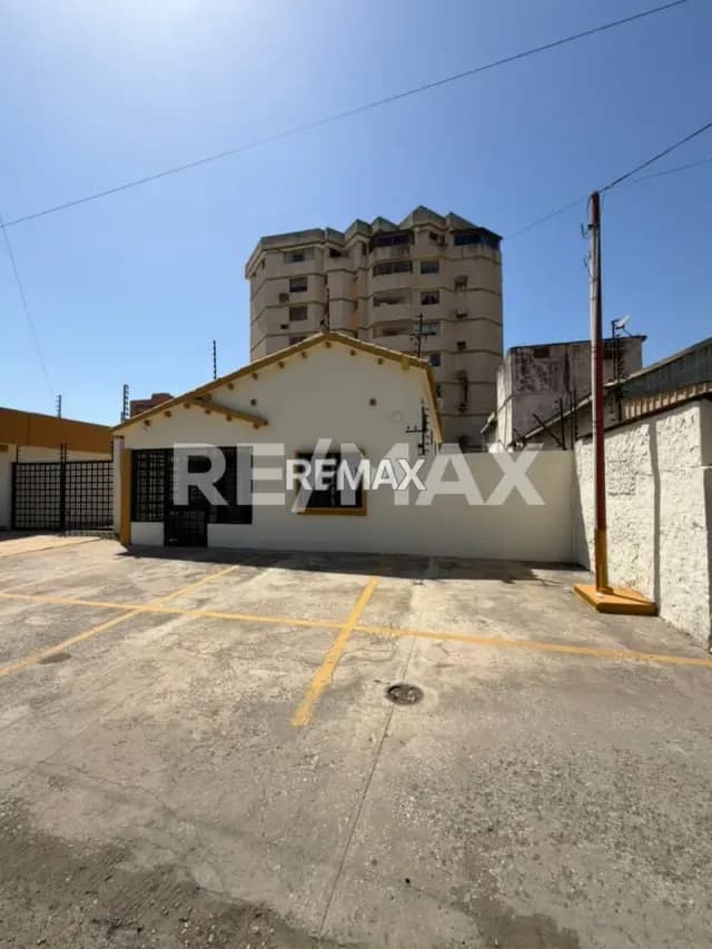 LOCAL EN ALQUILER EN CALLE 75 Entre Av. 12 y 13A
