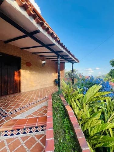 Casa Con Estilo Propio Clima De Montaña Y Excelentes Ambientes Pl