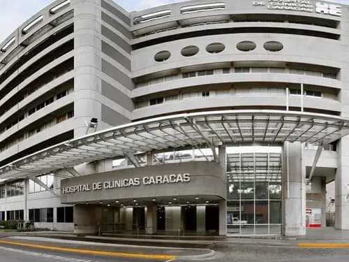 Se Alquila Moderno Consultorio Médico 54 M2. Anexo Del Hospital De Clínicas Caracas. San Bernardino.