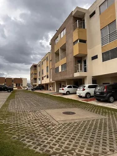 Venta De Town House En Mañongo Remodelado Planta 100 Y Pozo Lm
