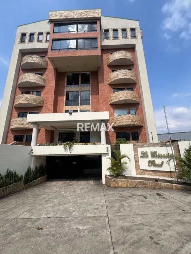 ALQUILER Apartamento TOTALMENTE AMOBLADO de 122 mts2 ubicado en el conjunto Estancia Real, sector pueblo nuevo