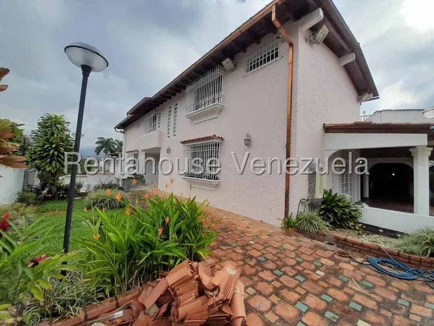 Casa (Multipes Niveles) en Venta en Colinas de La California, Distrito Metropolitano