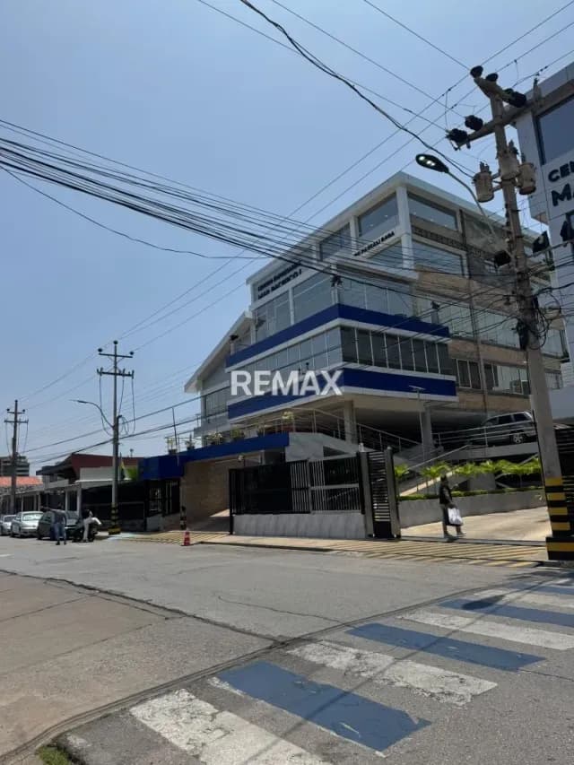 SE ALQUILA LOCAL EN LECHERIA C. E. MAR PACIFIC I