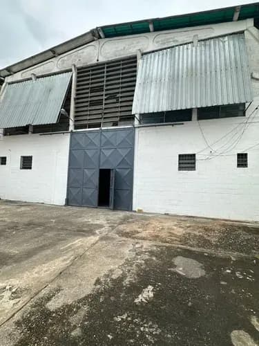 Alquiler De Galpón En Av. Lisandro Alvarado - Valencia