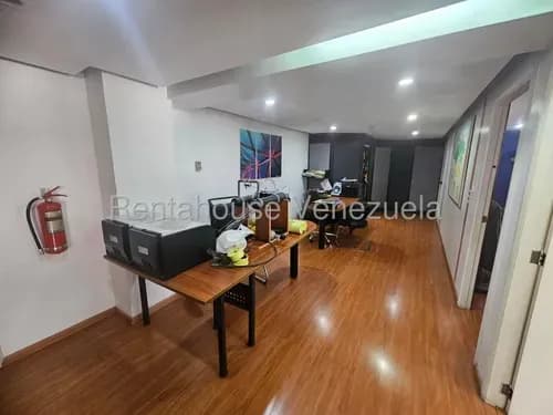 Oficina En Venta En Los Dos Caminos Caracas