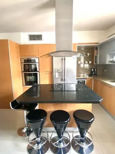 Vendo Apartamento En Conjunto Residencial Pueblo Viejo Distribuido En 2 Niveles, Con Espacios Amplios Y Cómodos: 3 Habitaciones 2 Baños Completos + 1 B De Visita Cocina Equipada Área