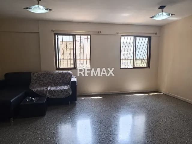 Apartamento en alquiler en la Urbanización San Francisco, Avenida 40