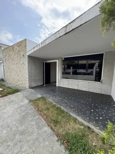 Casa Comercial En Venta En El Viñedo Valencia Norte Carabobo