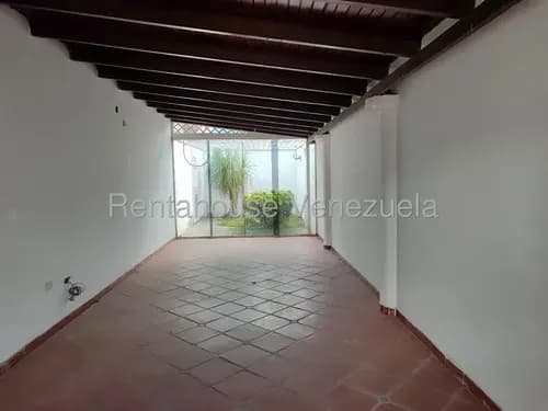Casa Quinta En Venta En Urbanización Privada En La Morita 1 Cuenta Con Agua Permanente Seguridad Excelente Estado De Conservación Nena 26-12698