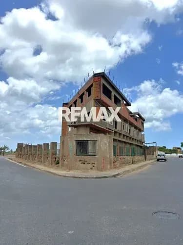 Centro Comercial En Obra Gris En Juan Griego, Municipio Marcano, Isla De Margarita Cod: 1818